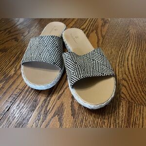 Tommy Bahama Woven Slip-on Sandals